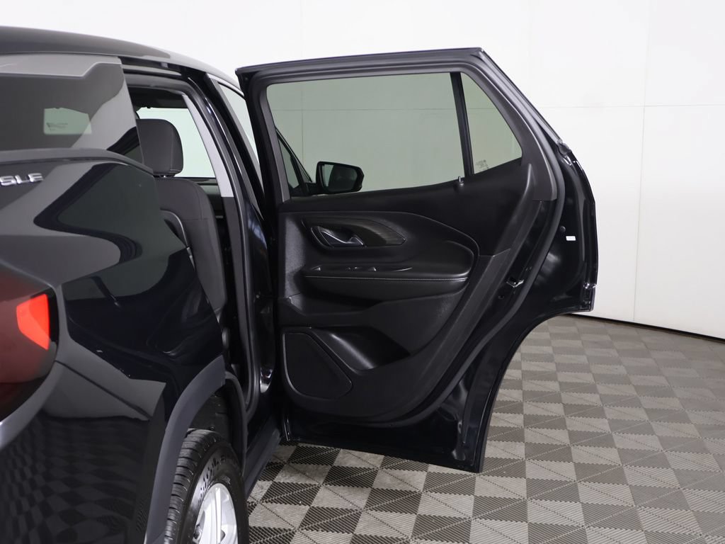 Used 2024 GMC Terrain SLE AWD/4WD image 18