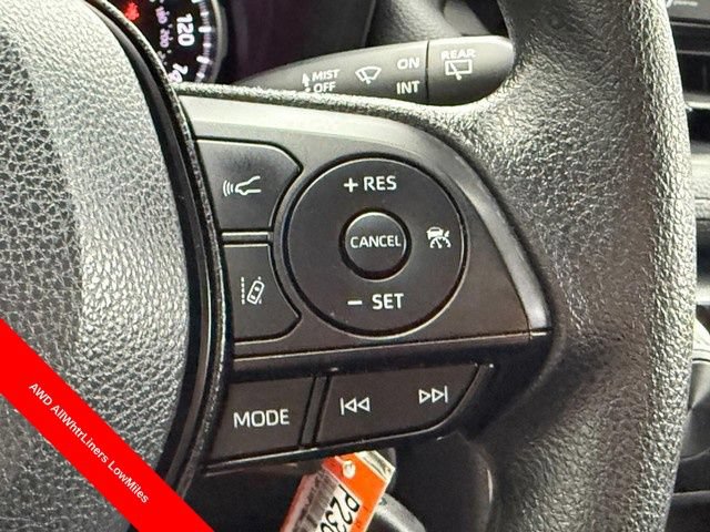 Used 2022 Toyota RAV4 LE AWD/4WD image 15