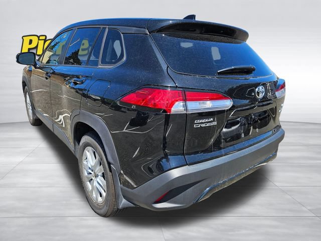 Used 2025 Toyota Corolla Cross LE AWD/4WD image 4