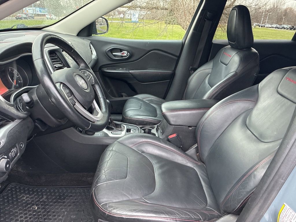 Used 2015 Jeep Cherokee Trailhawk w/ Comfort/Convenience Group image 17