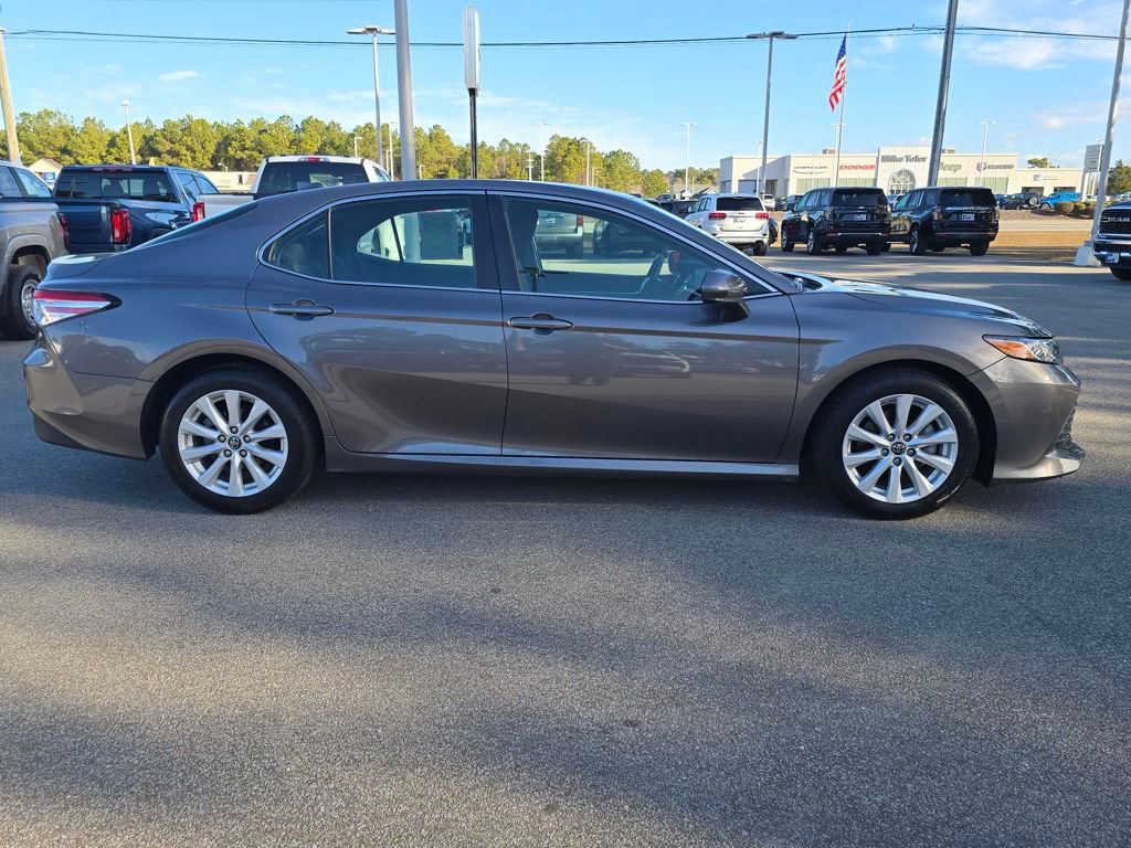 Used 2019 Toyota Camry LE image 6