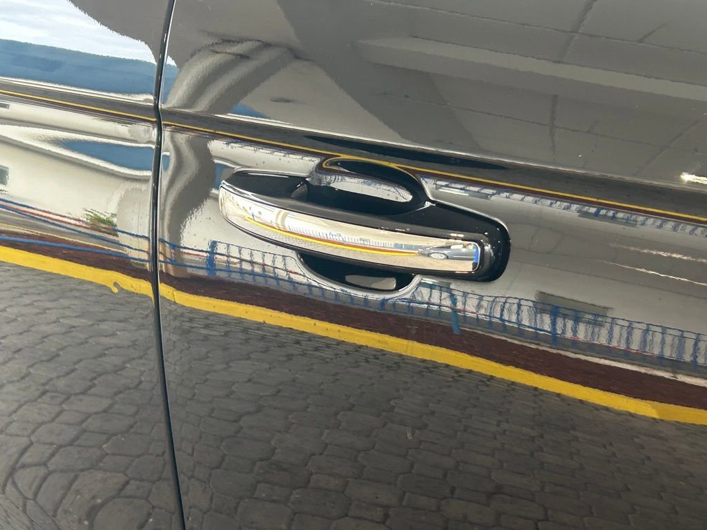 Used 2024 Ford Expedition Limited image 18