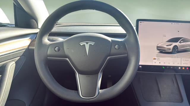 Used 2023 Tesla Model 3 Standard Range image 9
