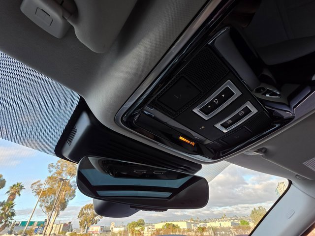 Used 2022 Land Rover Range Rover Velar S image 36