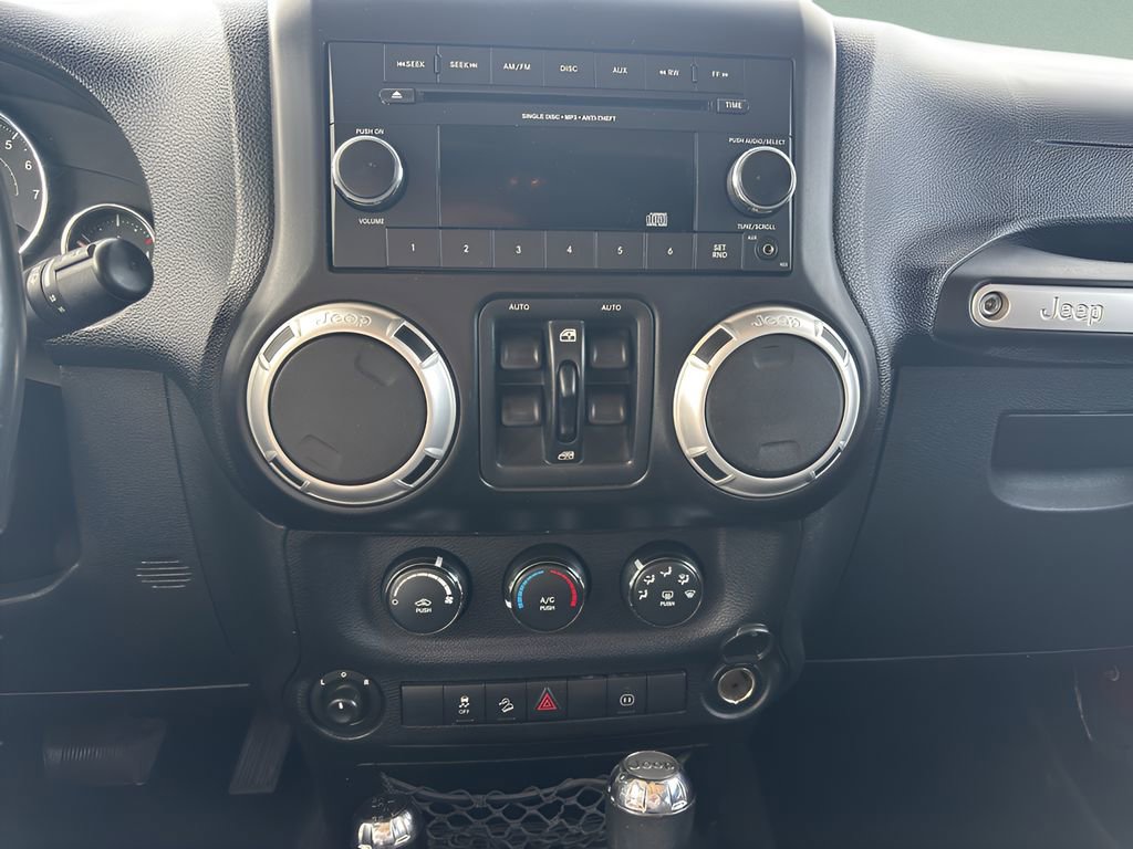 Used 2012 Jeep Wrangler Unlimited Sahara w/ Dual Top Group image 18