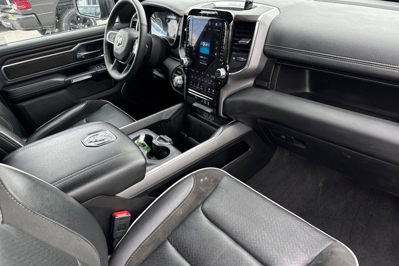 Used 2025 RAM 1500 Laramie AWD/4WD image 18