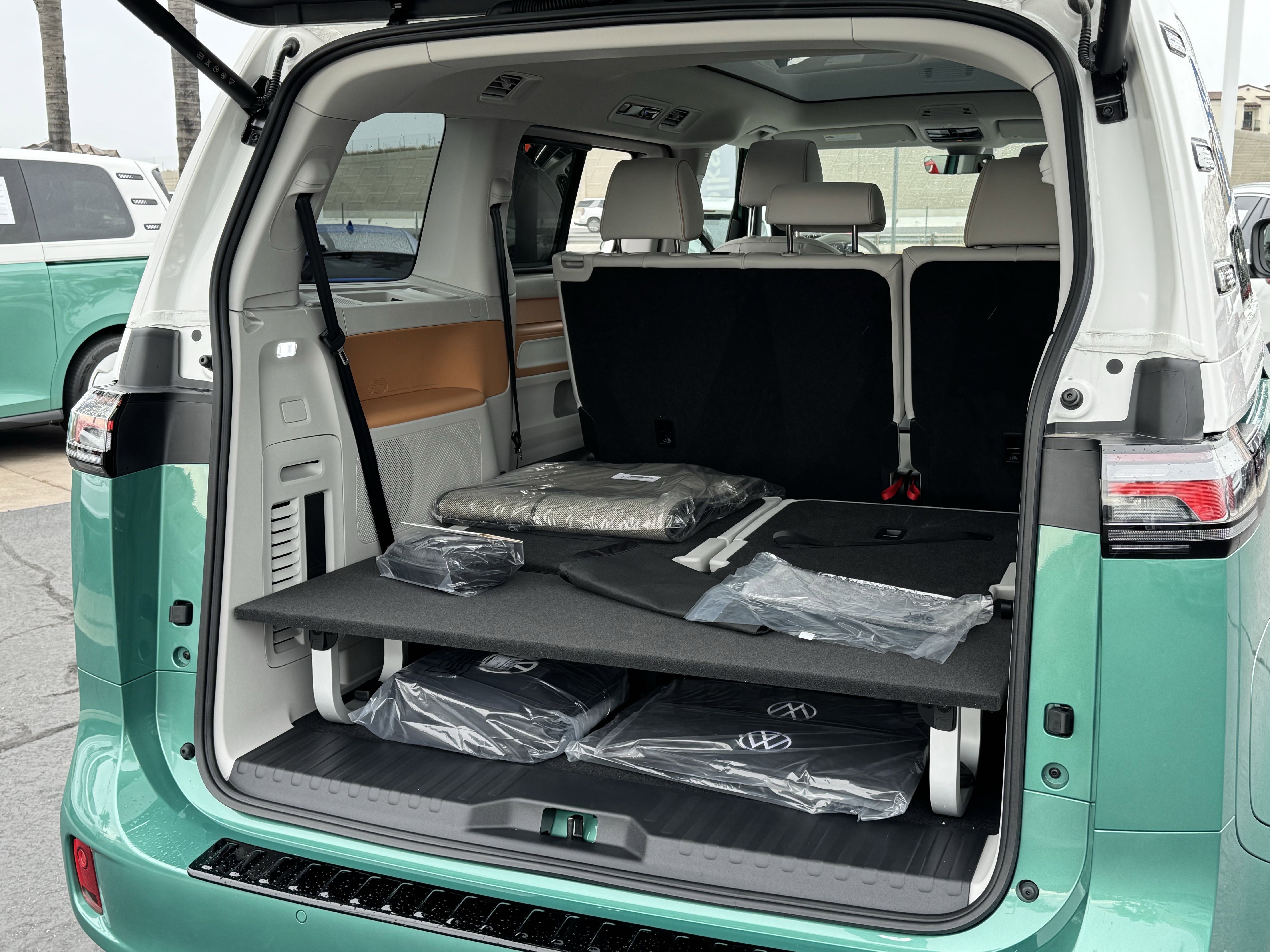 Used 2025 Volkswagen ID. Buzz 1st Edition image 42