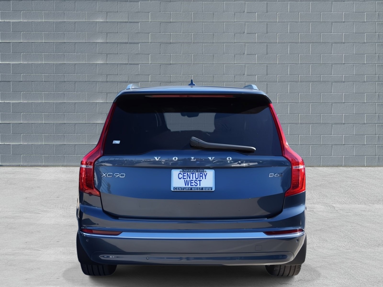 Used 2023 Volvo XC90 B6 Ultimate w/ Protection Package Premier AWD/4WD image 4