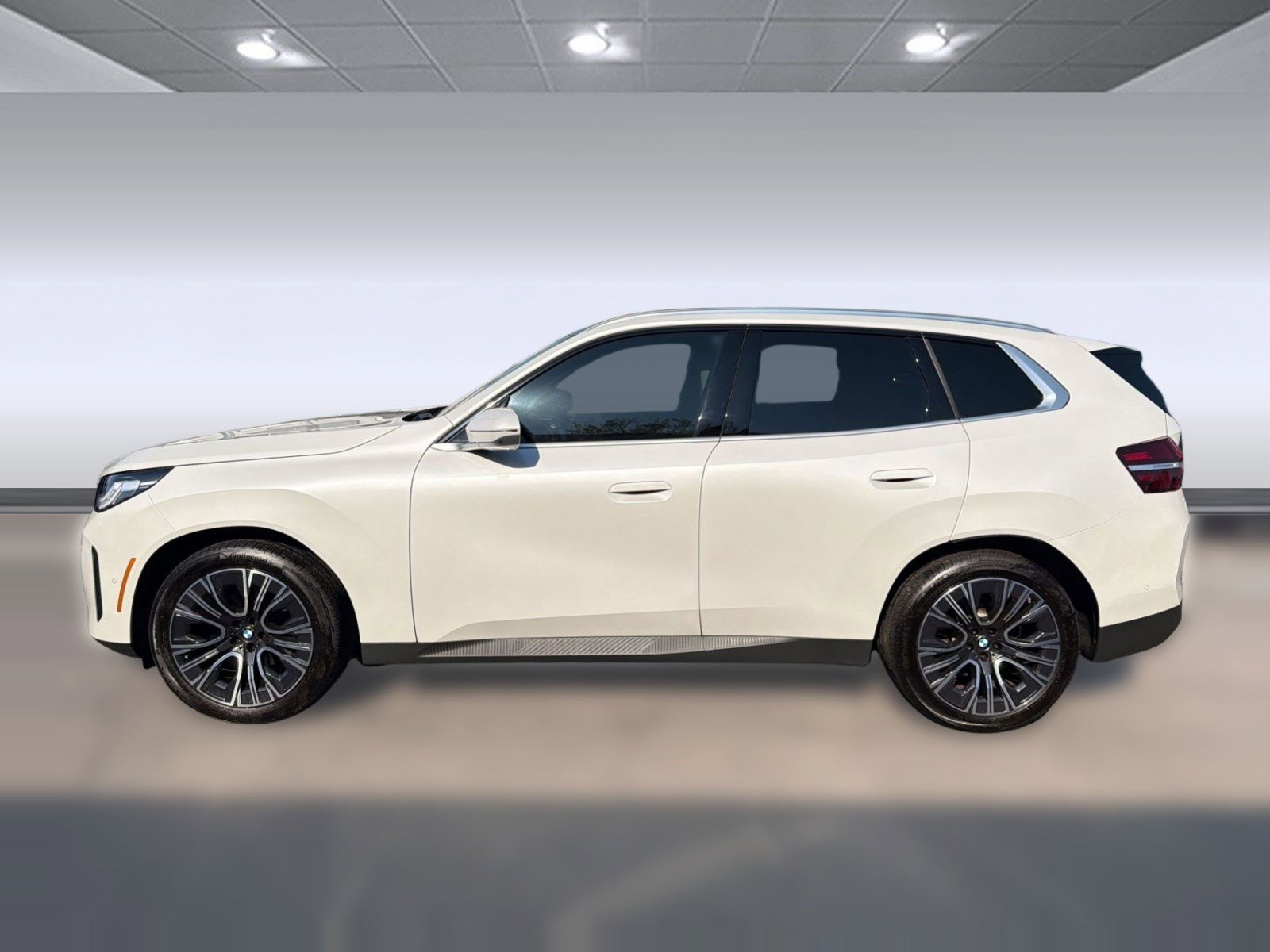 Used 2025 BMW X3 xDrive30i w/ Premium Package AWD/4WD image 2
