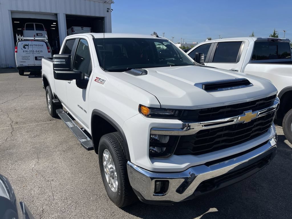 Used 2024 Chevrolet Silverado 2500 LT AWD/4WD image 14