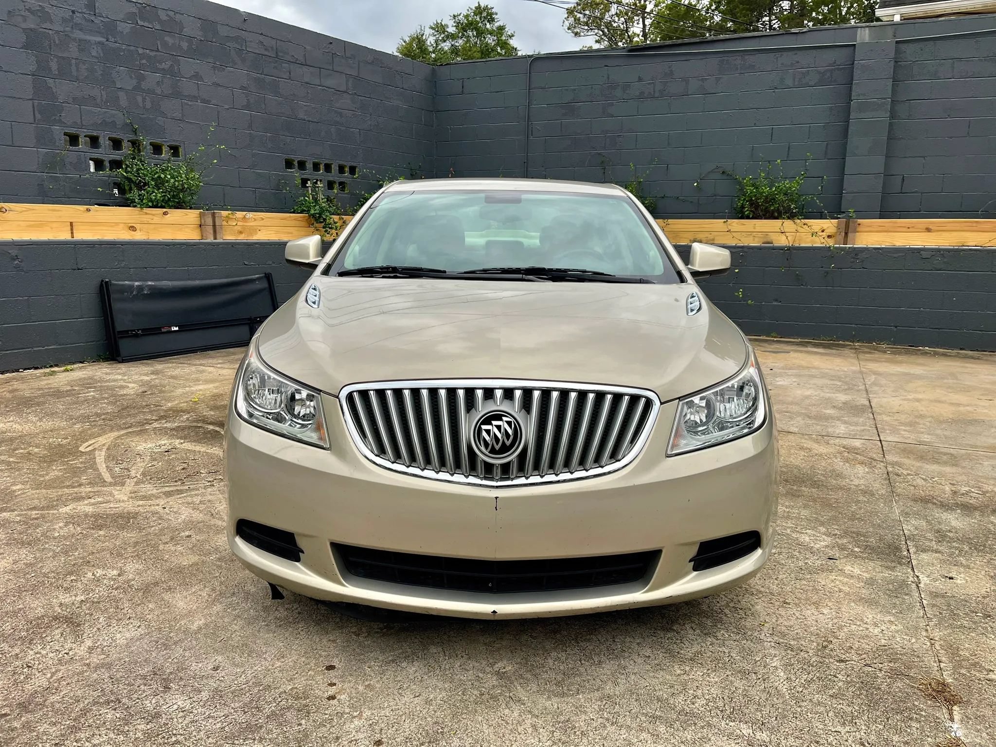 Used 2010 Buick LaCrosse CX FWD image 2