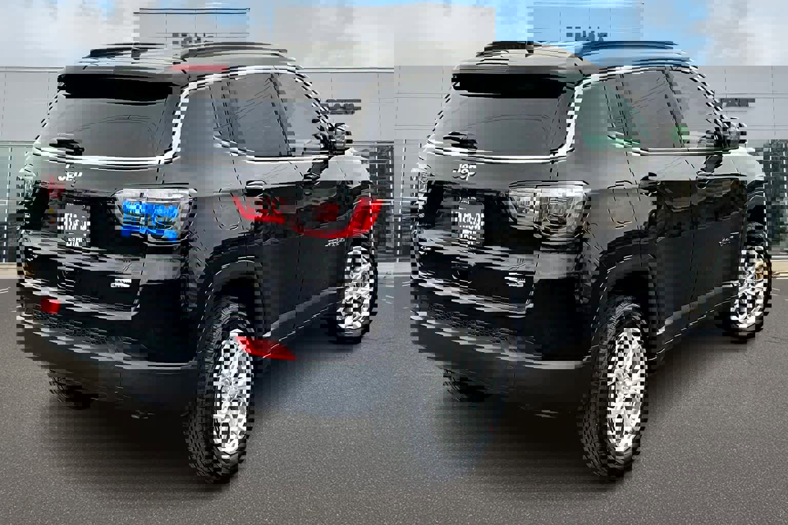 Used 2024 Jeep Compass Latitude image 23