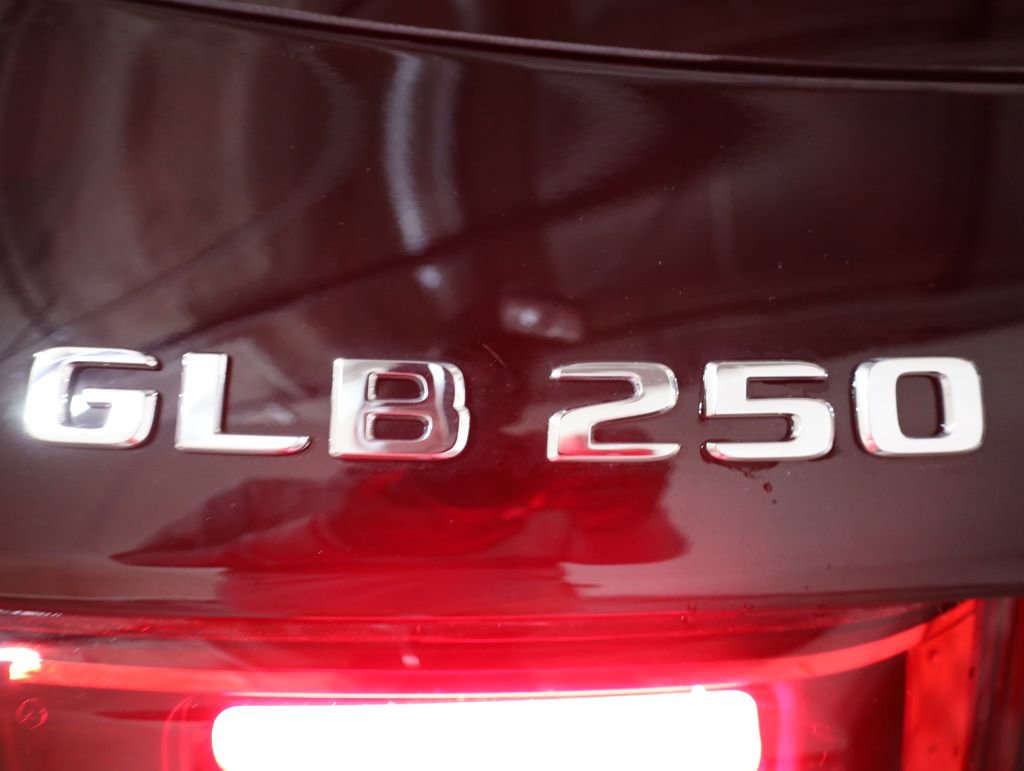 Certified 2025 Mercedes-Benz GLB 250 4MATIC image 57