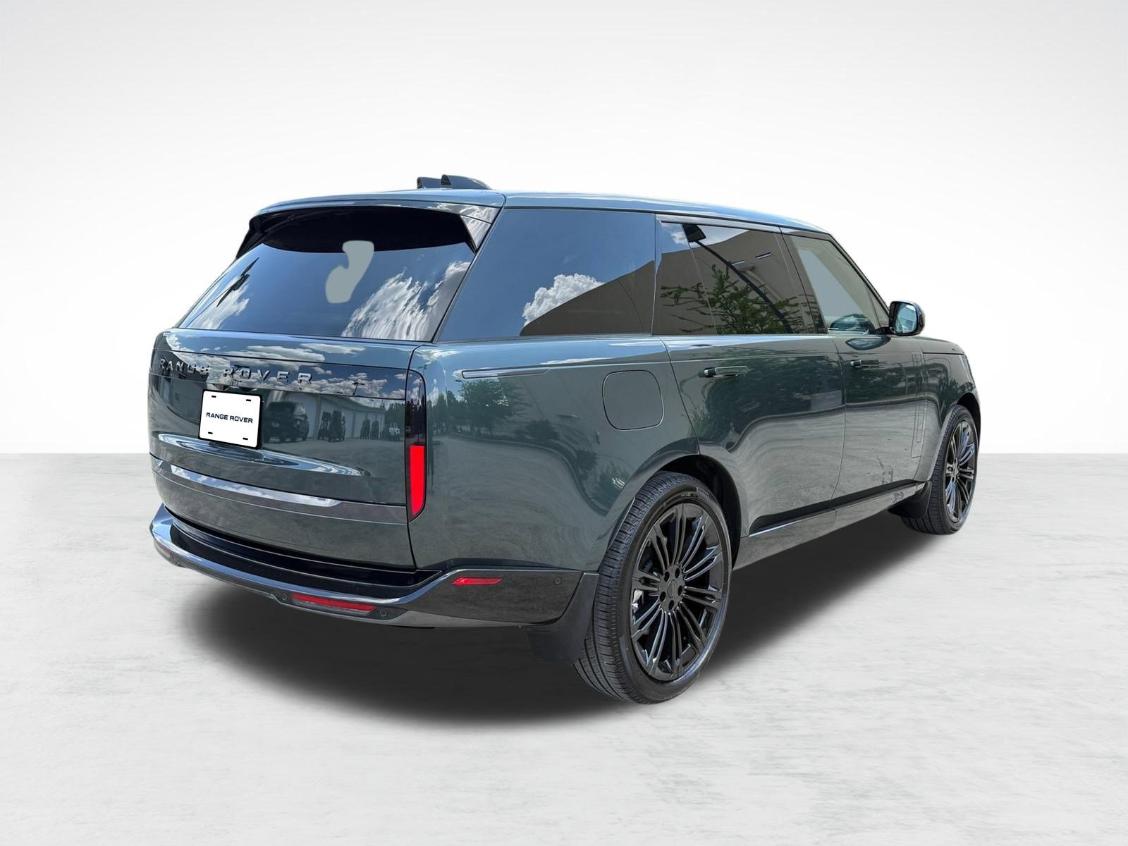New 2026 Land Rover Range Rover Long Wheelbase SE AWD/4WD image 9