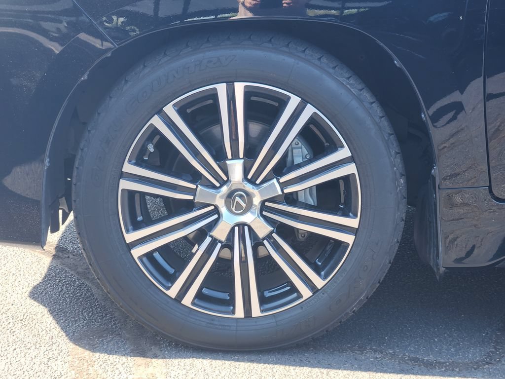 Used 2021 Lexus LX 570 4WD w/ Luxury Package image 13