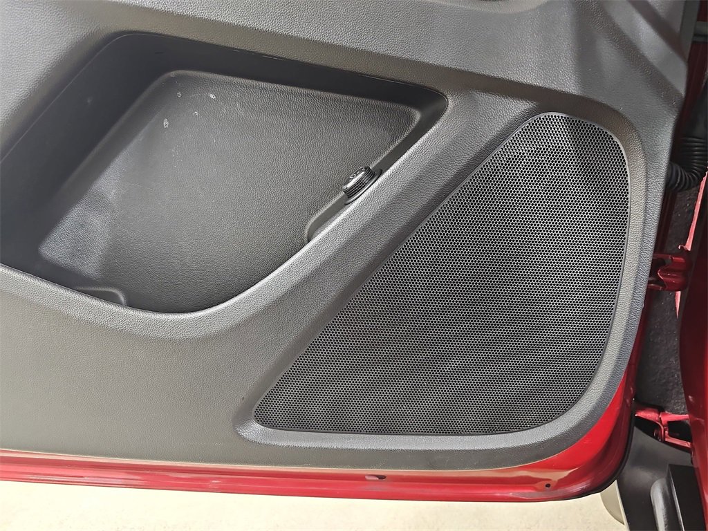 Certified 2023 Chevrolet Traverse LT w/ LPO, Floor Liner Package image 37