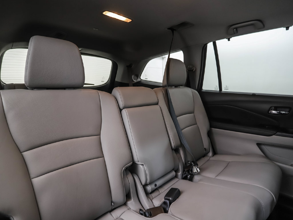 Used 2018 Honda Pilot Touring image 30