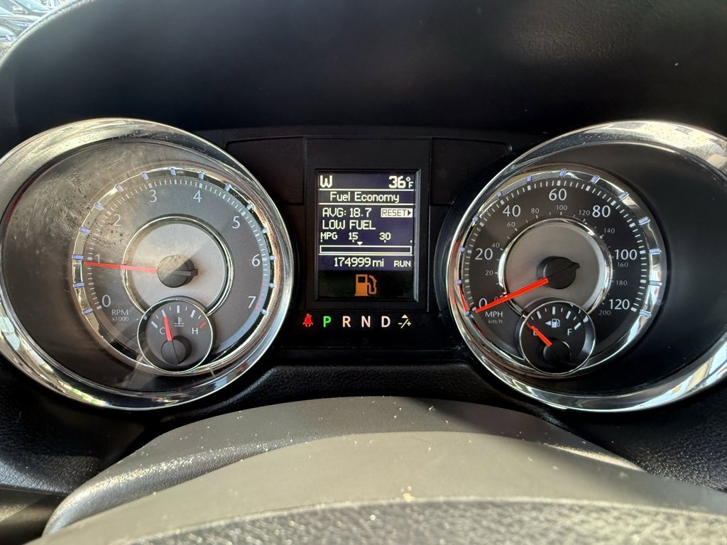 Used 2013 Chrysler Town & Country Touring image 13