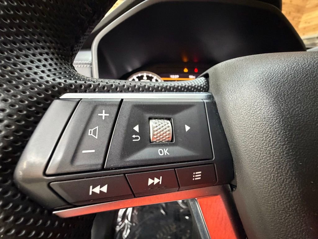 Used 2023 Mitsubishi Outlander SE image 22