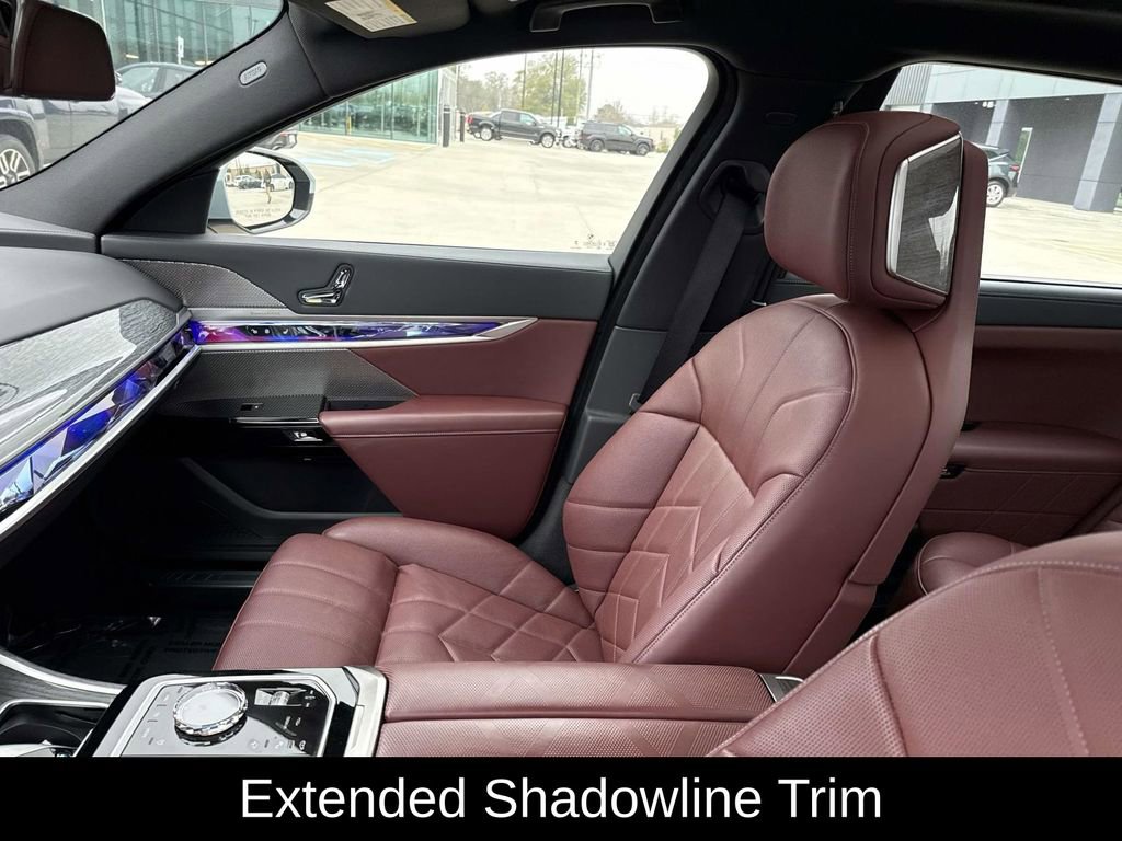 Used 2025 BMW 760i xDrive w/ Executive Package image 18