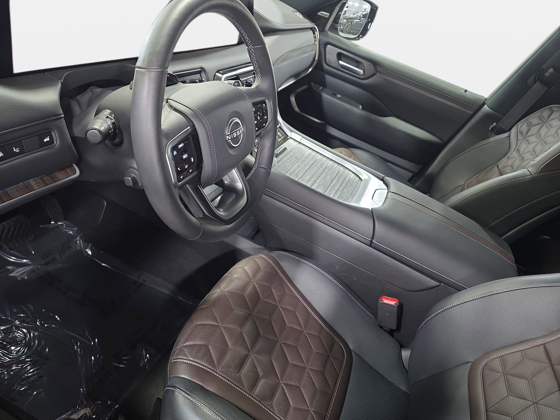 Used 2025 Nissan Armada Platinum Reserve image 16