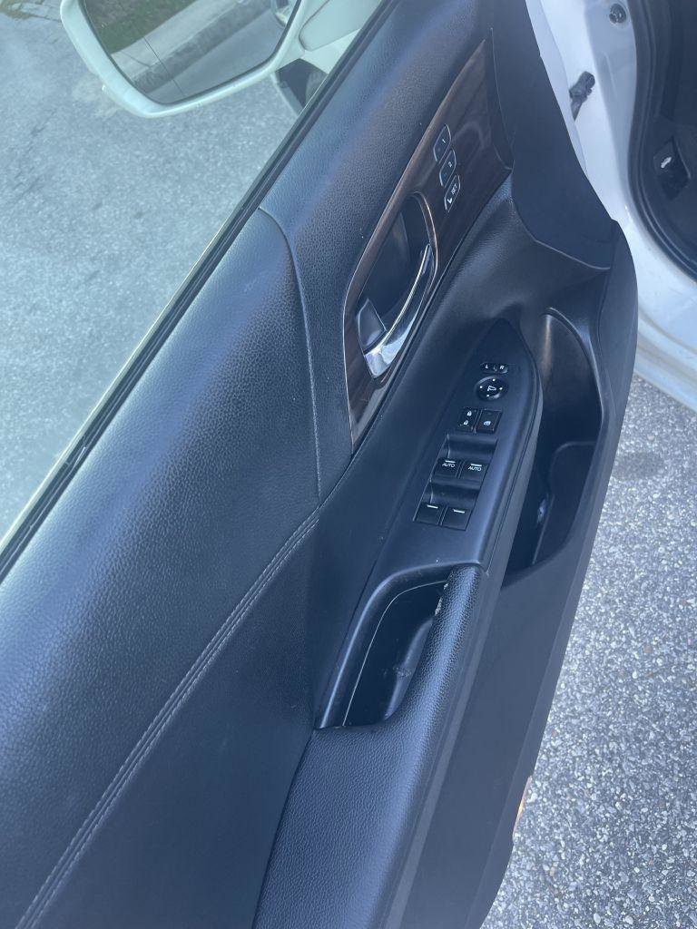 Used 2017 Honda Accord EX-L image 17