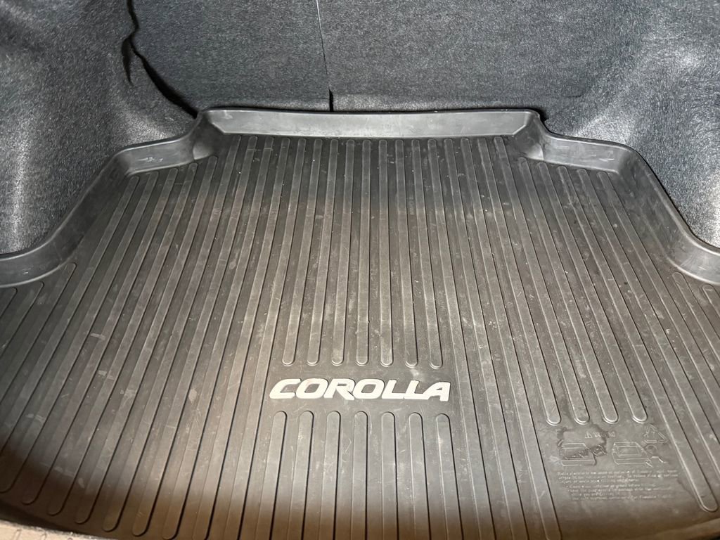 Used 2015 Toyota Corolla L image 19