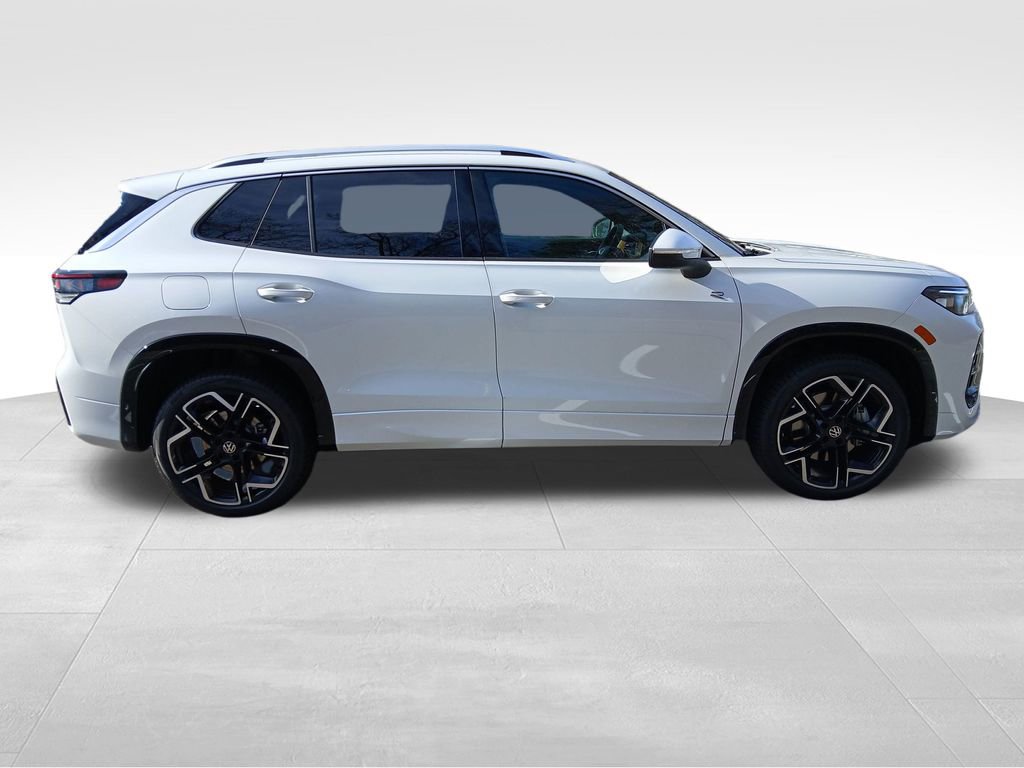 New 2026 Volkswagen Tiguan SEL R-Line image 6