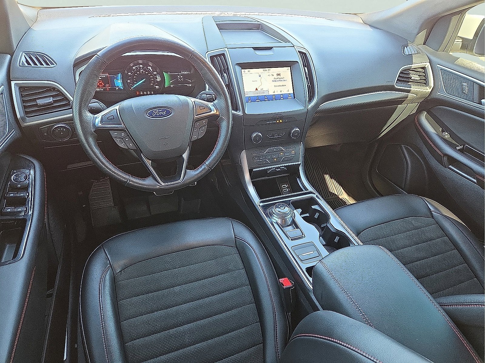 Used 2020 Ford Edge ST-Line w/ Cold Weather Package image 10