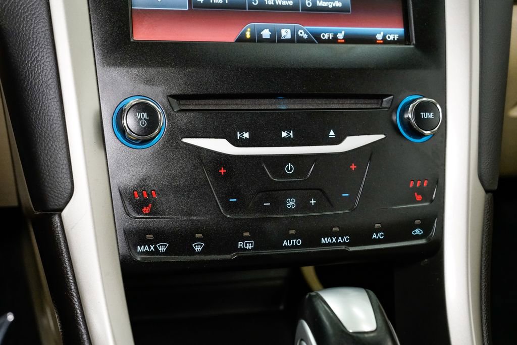 Used 2014 Ford Fusion SE w/ Equipment Group 502A image 17