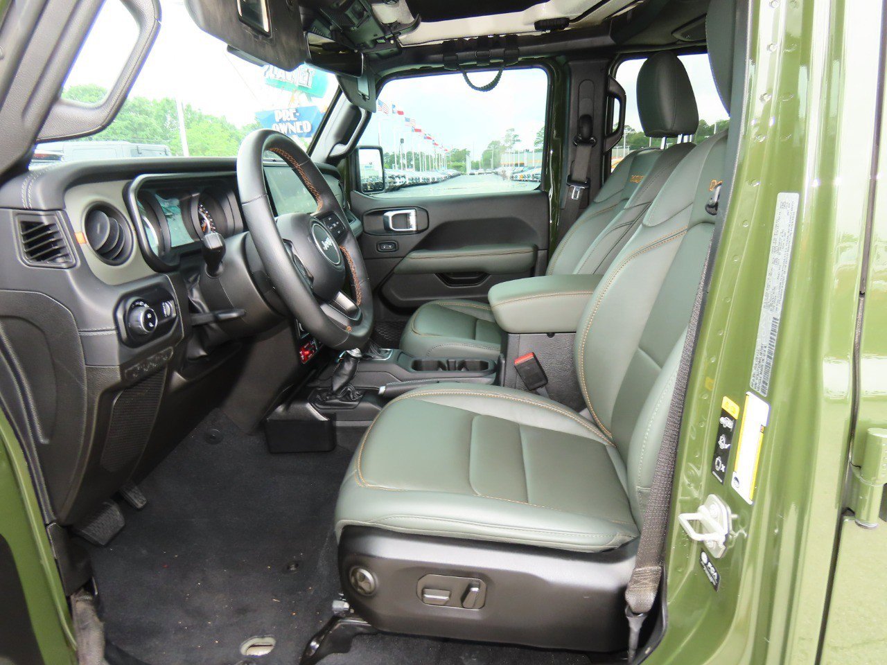 Used 2024 Jeep Gladiator Mojave image 25
