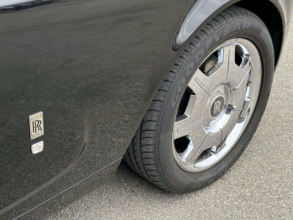 Used 2010 Rolls-Royce Phantom Drophead Coupe image 8