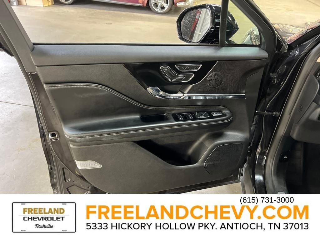 Used 2023 Lincoln Corsair AWD image 18