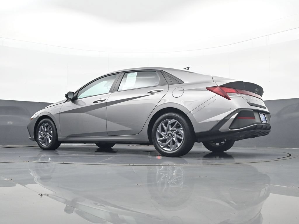 Certified 2024 Hyundai Elantra SEL FWD image 28