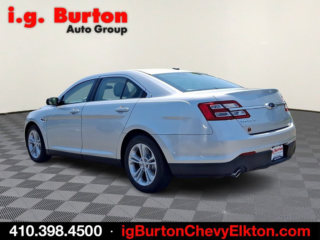 Used 2017 Ford Taurus SE FWD image 4