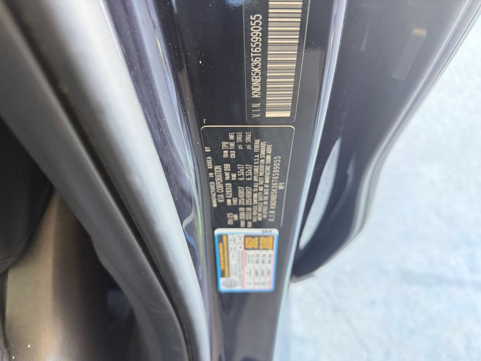 Used 2026 Kia Carnival FWD image 32