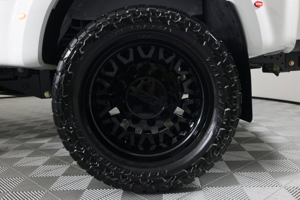 Used 2025 Ford F450 Platinum w/ FX4 Off-Road Package image 57