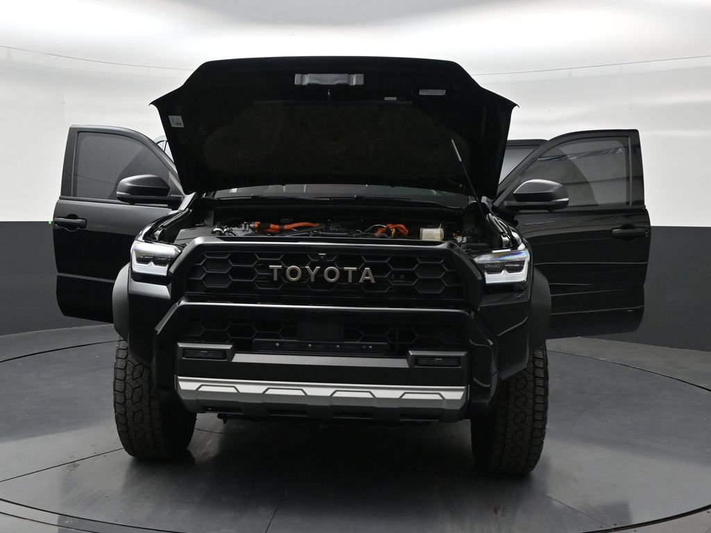 Used 2025 Toyota 4Runner Trailhunter AWD/4WD image 32