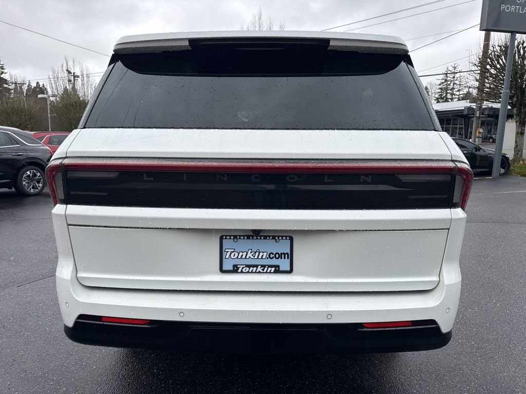 Used 2025 Lincoln Navigator L Reserve AWD/4WD image 6