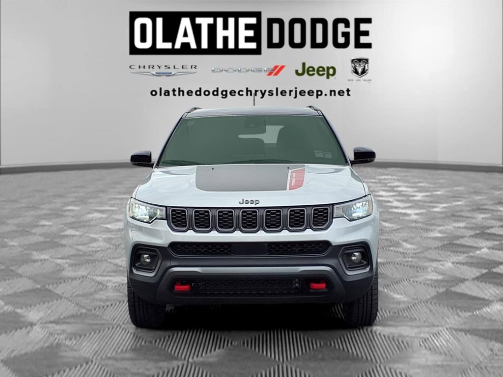 Used 2025 Jeep Compass Trailhawk AWD/4WD image 30
