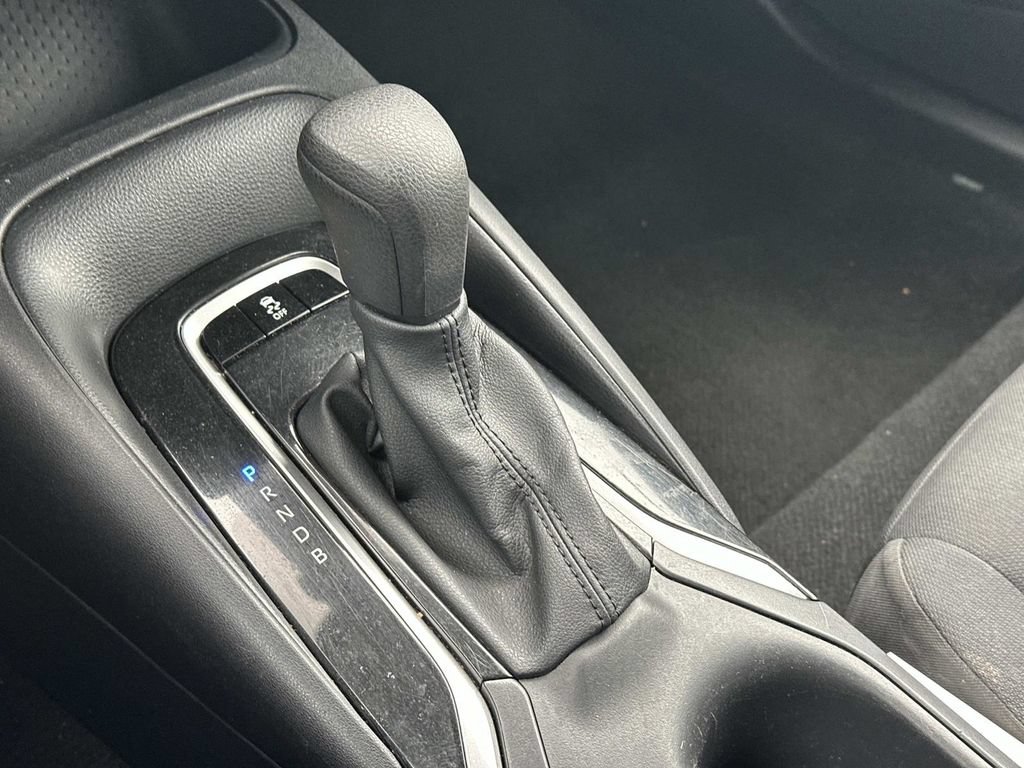 Used 2025 Toyota Corolla LE FWD image 29