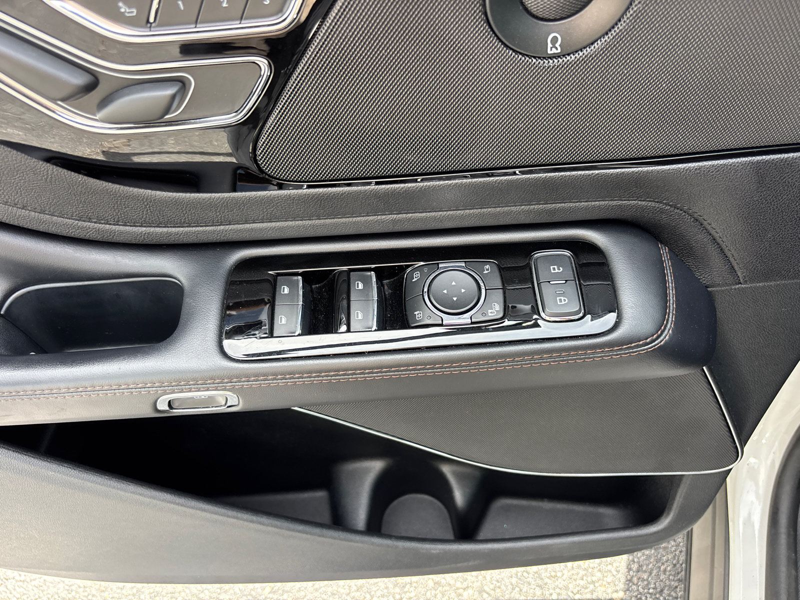 Certified 2022 Lincoln Aviator Reserve w/ Equipment Group 201A AWD/4WD image 13