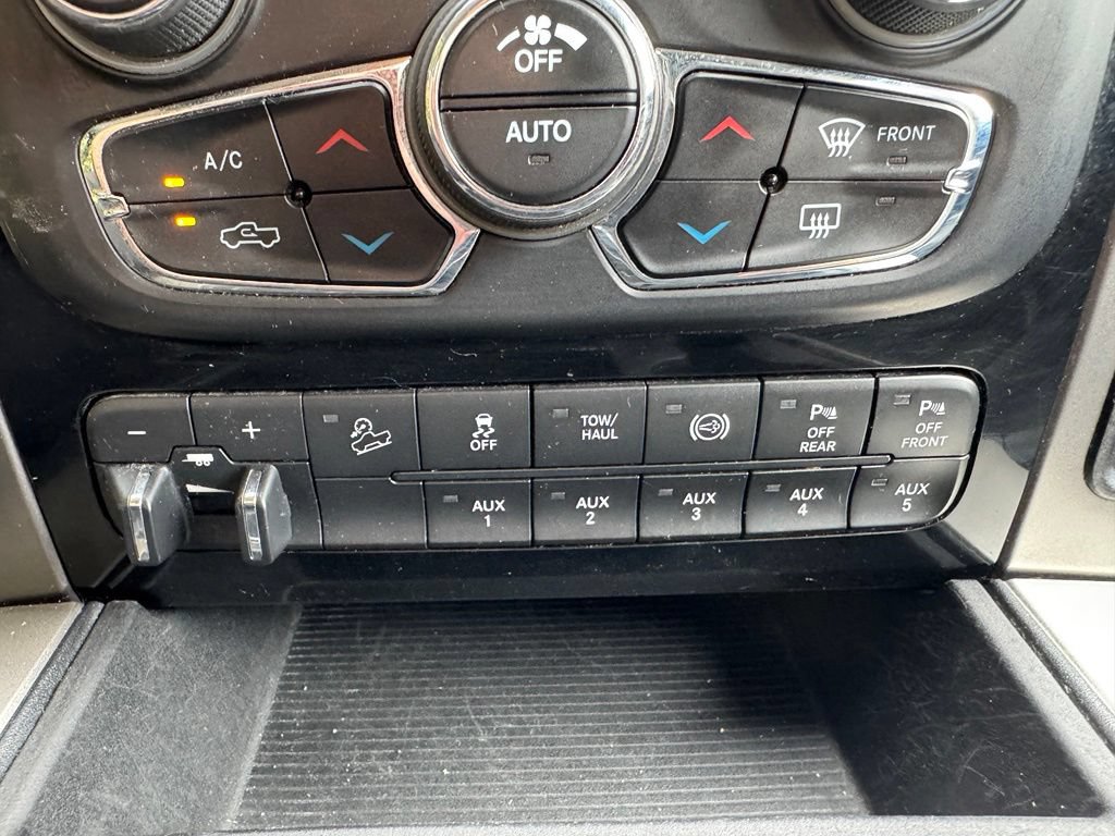 Used 2018 RAM 2500 Laramie w/ Sport Appearance Group AWD/4WD image 32