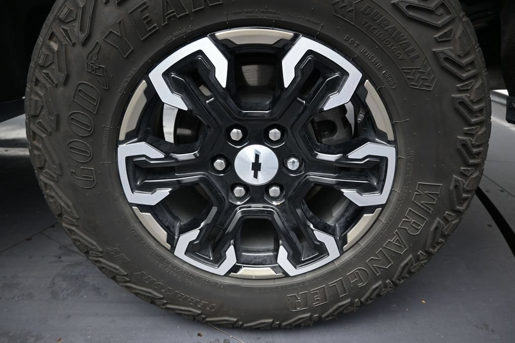 Used 2024 Chevrolet Silverado 1500 ZR2 w/ Technology Package AWD/4WD image 10