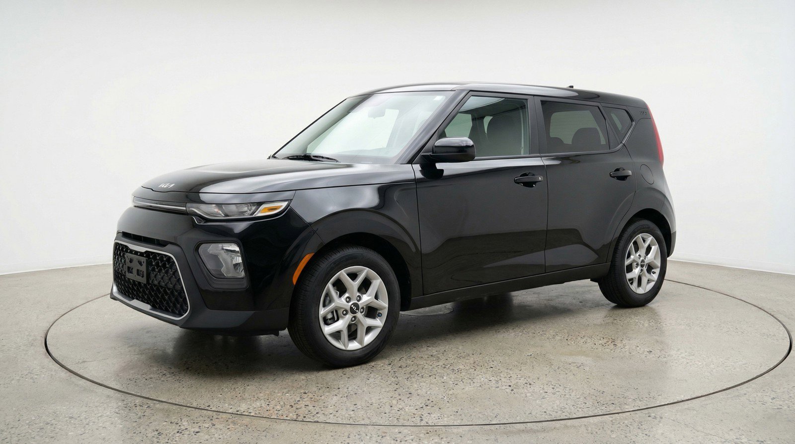 Used 2025 Kia Soul LX w/ LX Technology Package image 3