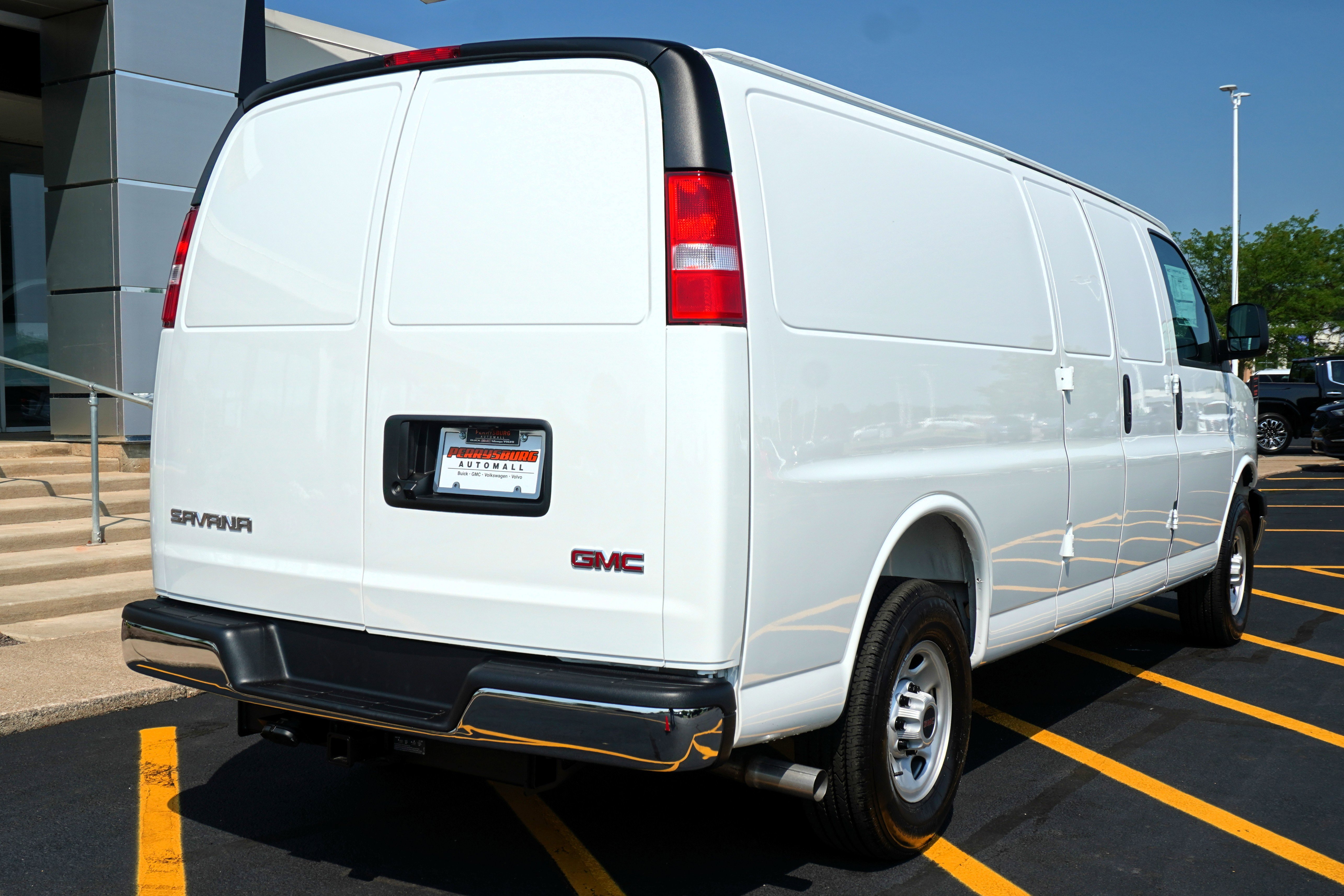 New 2025 GMC Savana 3500 Extended w/ Driver Convenience Package image 8