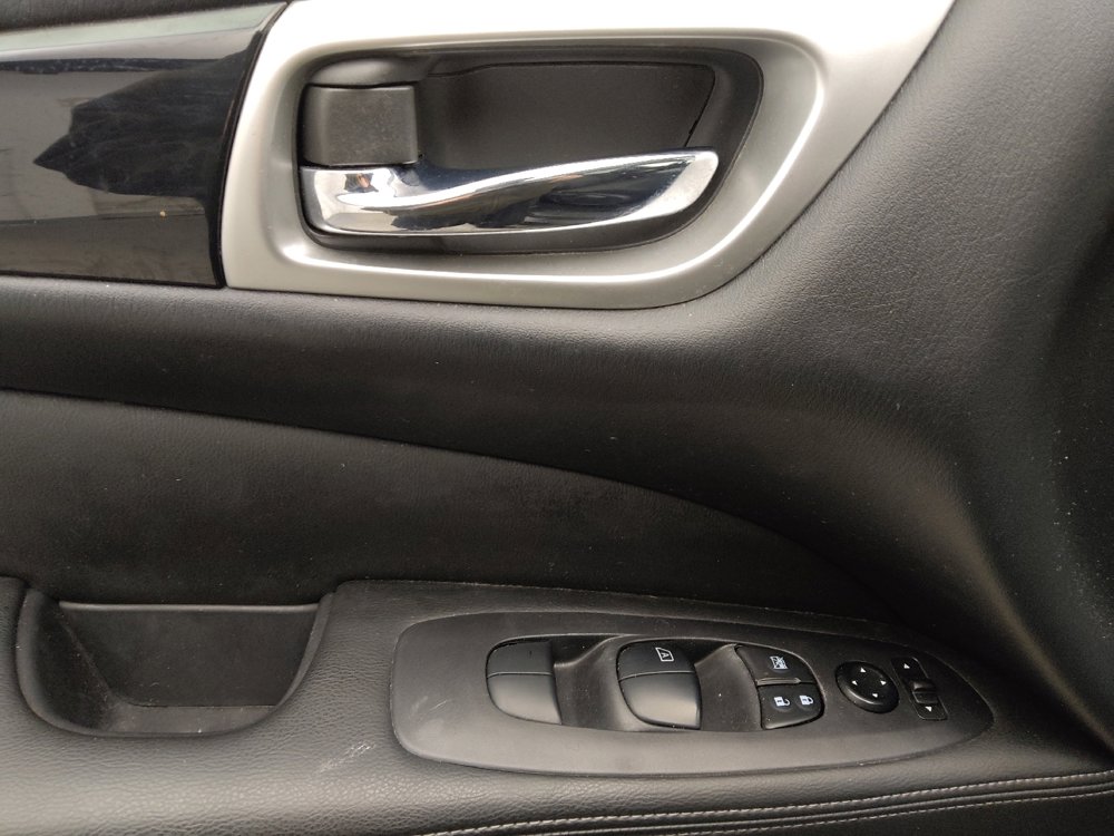 Used 2020 Nissan Pathfinder S image 27