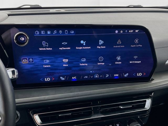 Used 2025 Chevrolet Traverse LT image 17