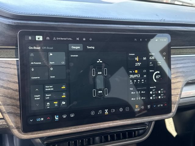 Used 2023 Rivian R1S Adventure AWD/4WD image 15