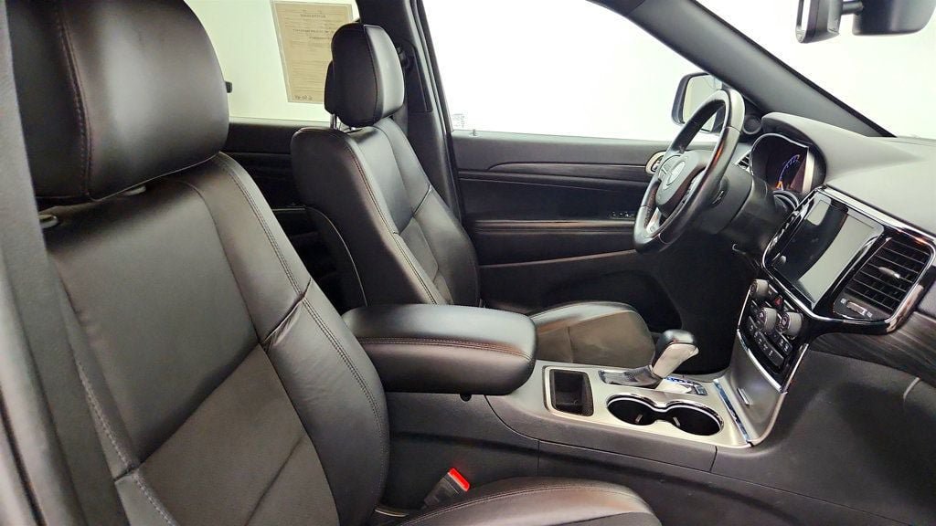 Used 2022 Jeep Grand Cherokee Laredo X RWD image 22